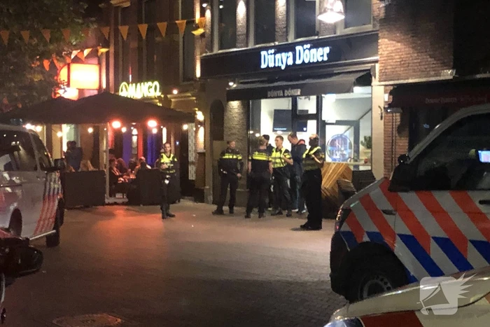 Politie houdt toezicht door ongeregeldheden