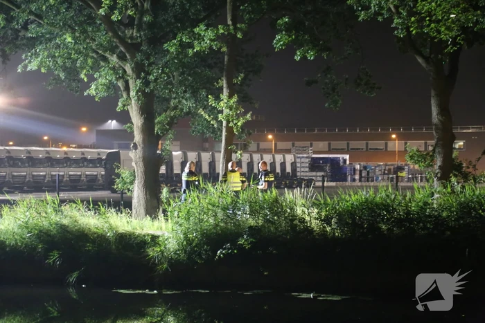 Fietser belandt in water en raakt gewond