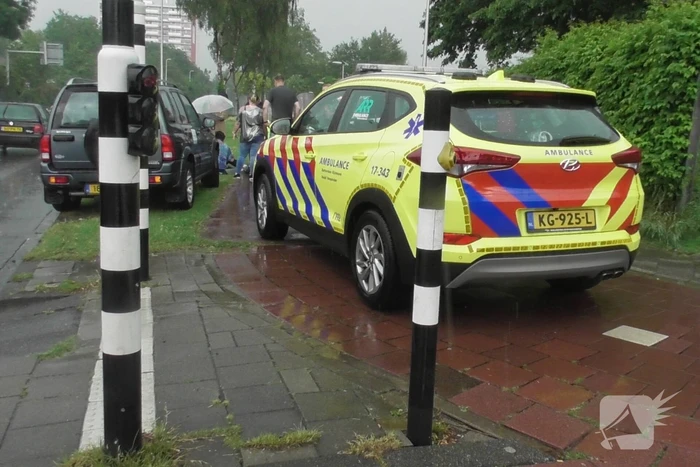 Scooters botsen op fietspad