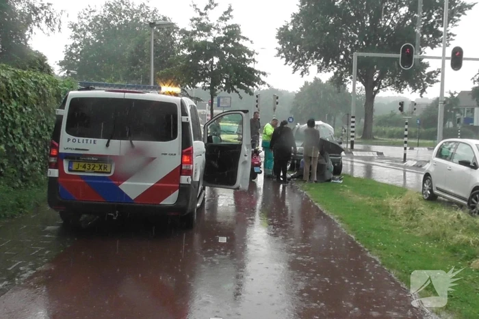 Scooters botsen op fietspad