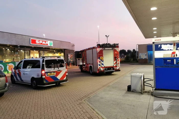 Rookgenerator gaat af bij Esso-tankstation