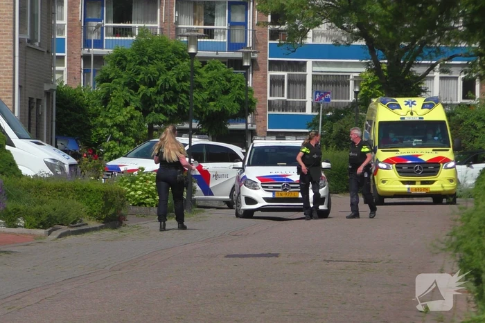 Buurtbewoners moeten binnen blijven na melding van schietpartij
