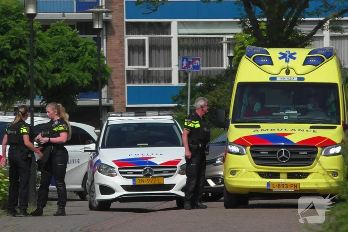 Buurtbewoners moeten binnen blijven na melding van schietpartij