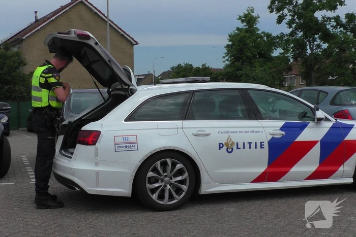 Buurtbewoners moeten binnen blijven na melding van schietpartij