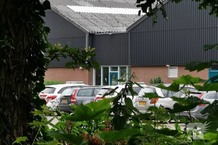 Dode gevonden op terrein van manage, politie doet onderzoek