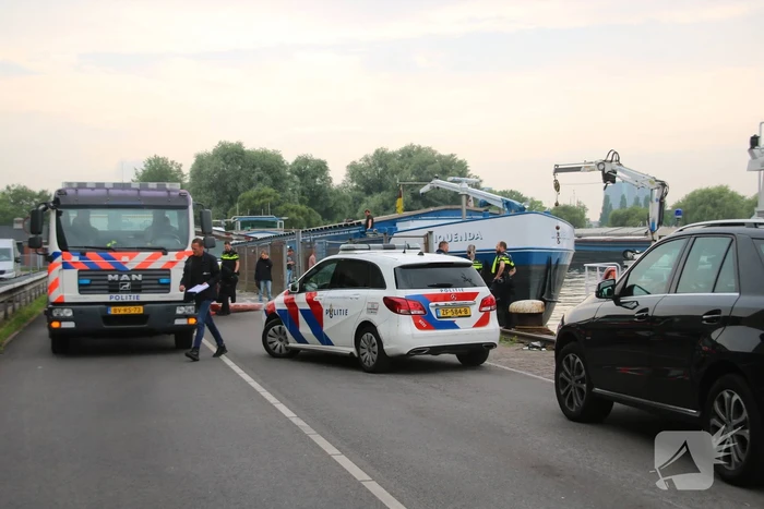 Politie haalt lichaam uit water Westelijk Havengebied