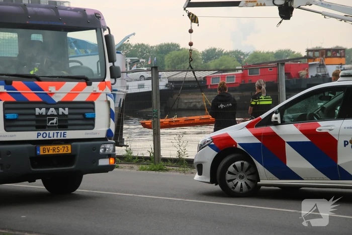 Politie haalt lichaam uit water Westelijk Havengebied