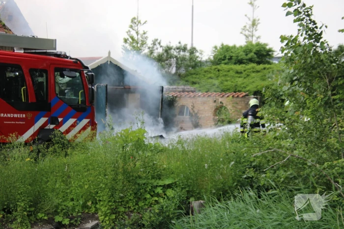 Brandweer blust hevige buitenbrand