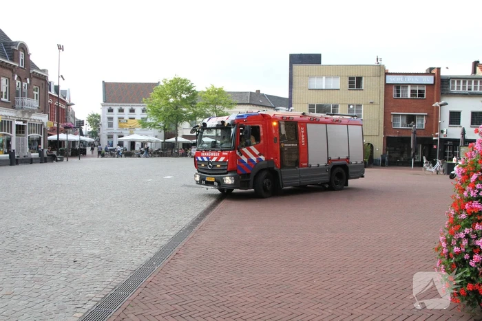 Brandweer doet onderzoek naar mogelijke brand op dak Museum W