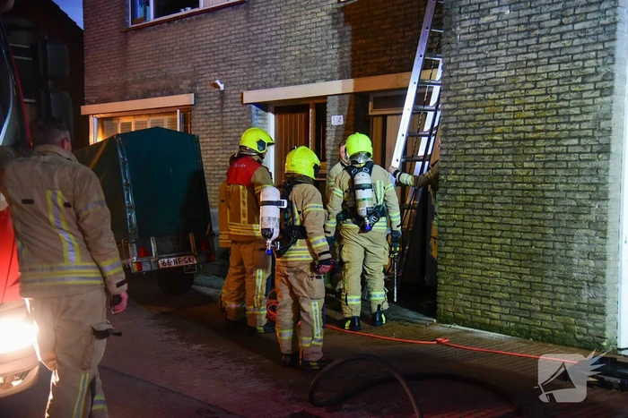 Brand in spouwmuur na wegbranden wespennest