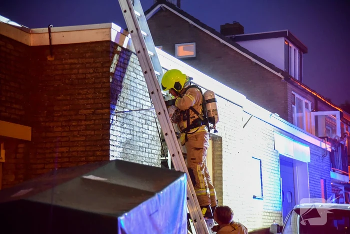 Brand in spouwmuur na wegbranden wespennest