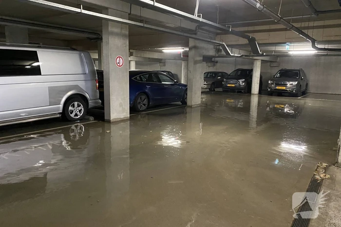 Enorme schade bij waterlekkage in parkeergarage