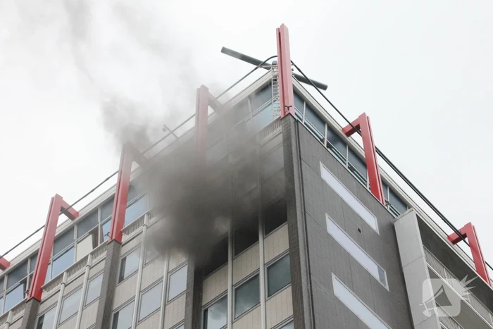 Veel rook bij grote brand in kantoorpand