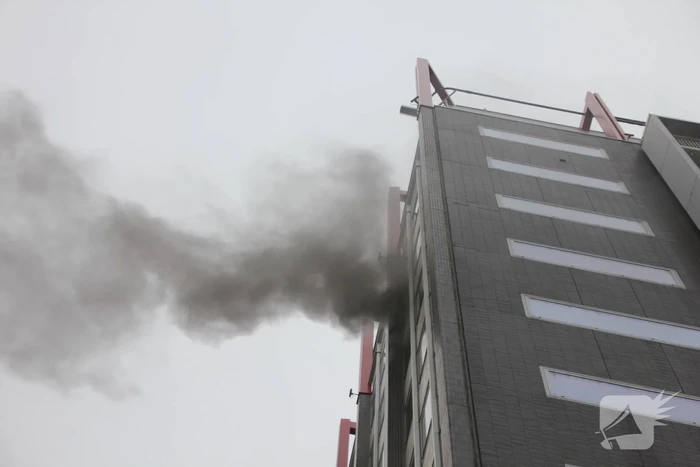 Veel rook bij grote brand in kantoorpand