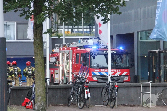 Veel rook bij grote brand in kantoorpand