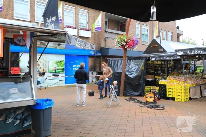 Markt zonder stroom na brand in elektriciteitskast