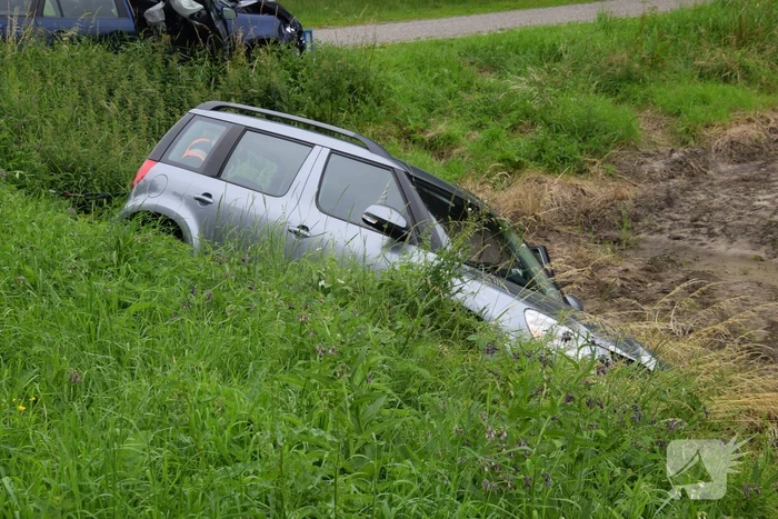 Auto in de sloot na ongeval