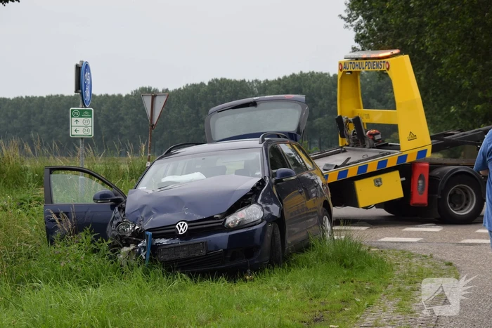 Auto in de sloot na ongeval
