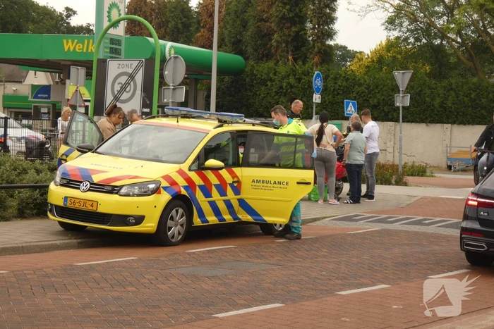 Scooterrijder gewond bij botsing met auto