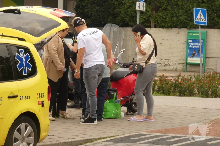 Scooterrijder gewond bij botsing met auto