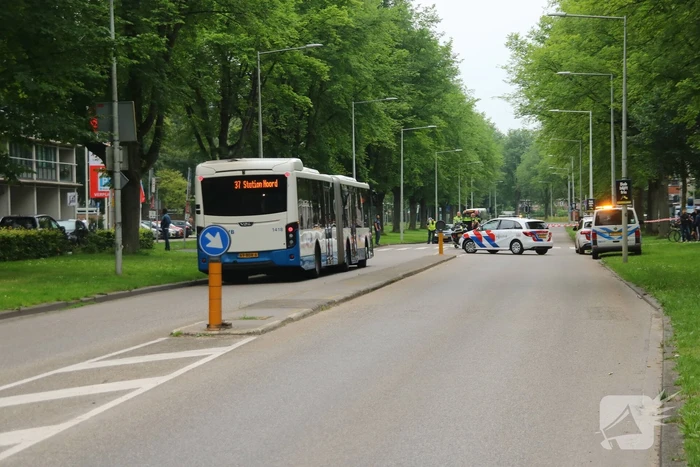 Persoon op step aangereden door auto