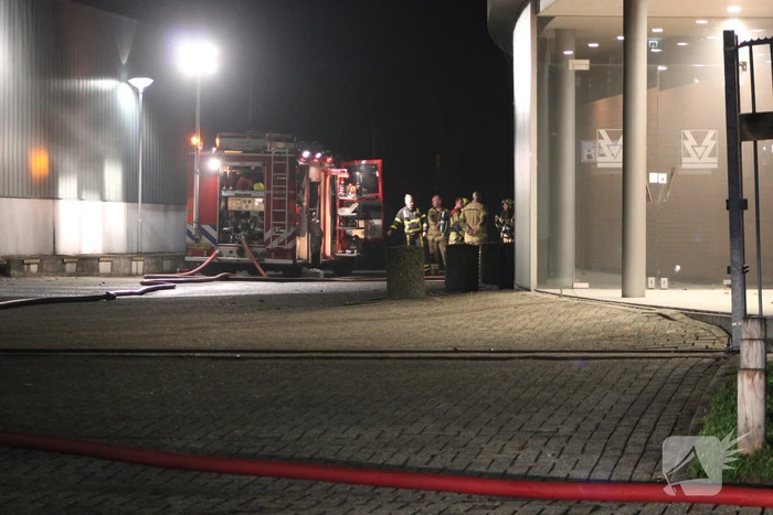 Veel rookontwikkeling bij brand in bedrijfspand