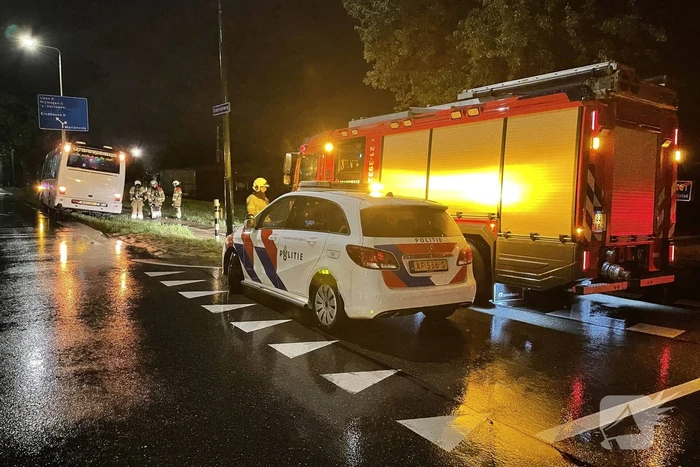 Touringcar strandt door vastgelopen rem