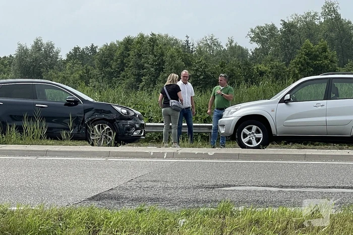 Kerende bestelbus veroorzaakt ongeval