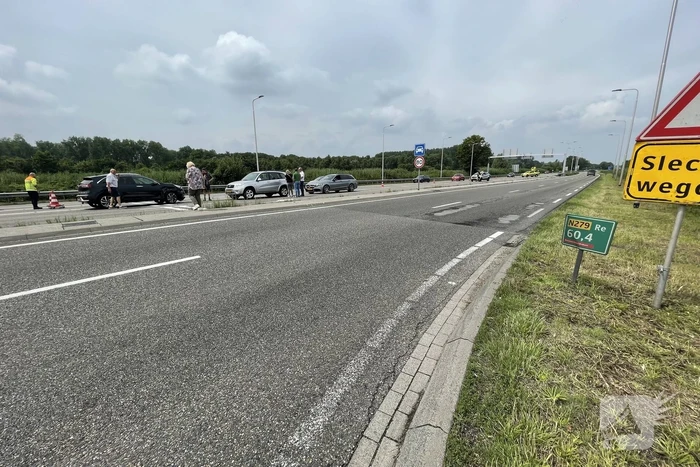 Kerende bestelbus veroorzaakt ongeval