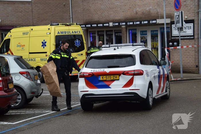 Persoon zwaargewond na val van dak