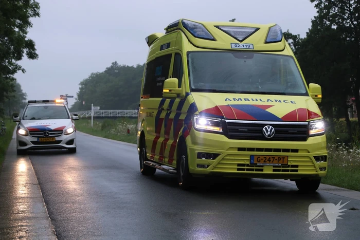 Persoon gewond na te water raken met scooter