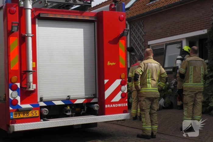 Brandweer doet onderzoek in woning