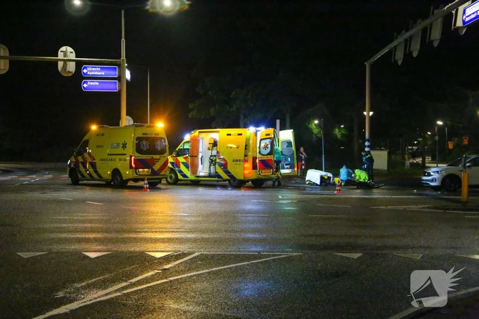 Snorfietser gewond door ongeval met personenauto
