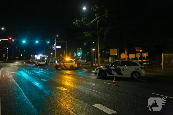 Snorfietser gewond door ongeval met personenauto