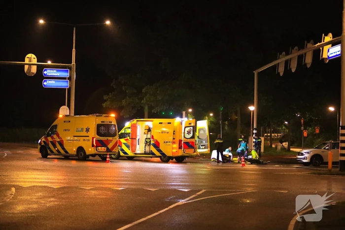 Snorfietser gewond door ongeval met personenauto