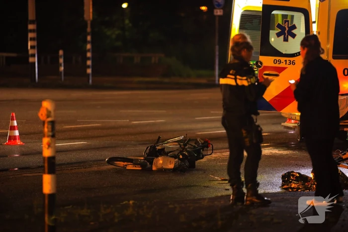 Snorfietser gewond door ongeval met personenauto