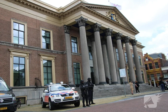 Politie beveiligt rechtbank bij Vingerknip-zaak
