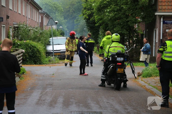 Schuur achter woning verwoest door brand