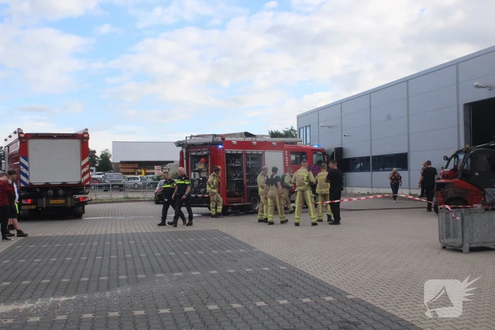 Brand in bedrijfspand snel onder controle