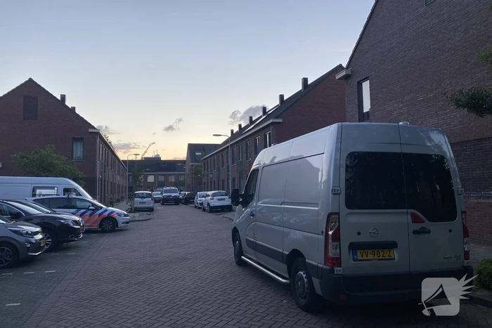Politie doet inval in woning