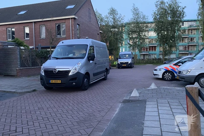 Politie doet inval in woning
