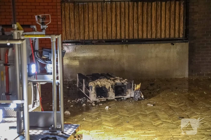 Brandweer blust grote brand op balkon