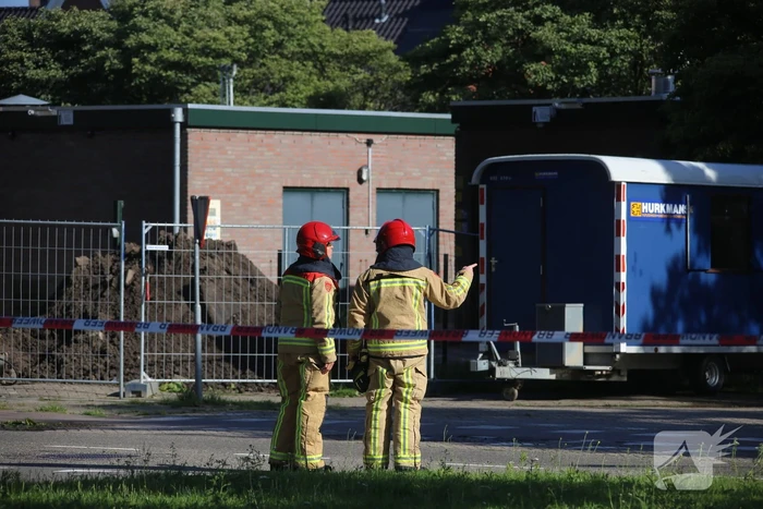 Gasleiding geraakt bij graafwerkzaamheden naast tankstation