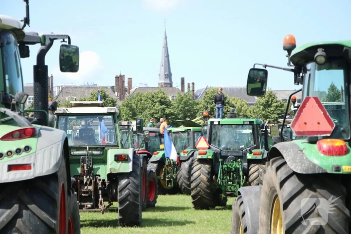 Eerste boeren arriveren op demonstratieterrein
