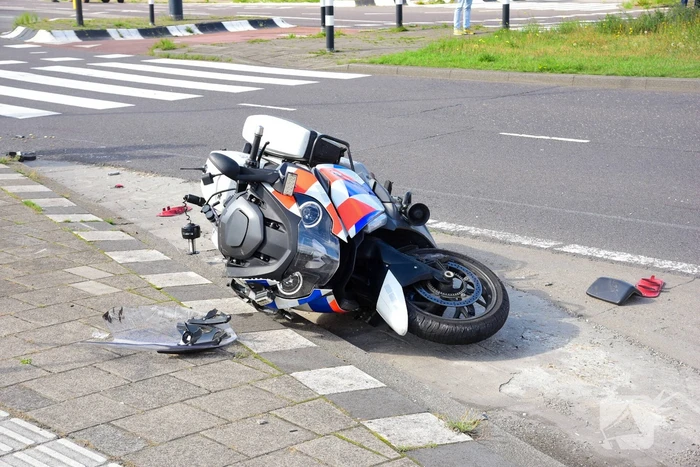 Motoragent overleden bij aanrijding met vrachtwagen