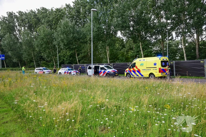 Motoragent overleden bij aanrijding met vrachtwagen