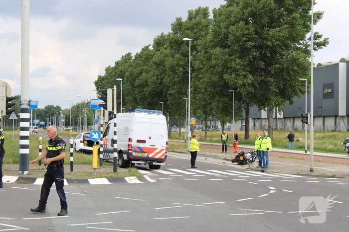 Motoragent overleden bij aanrijding met vrachtwagen