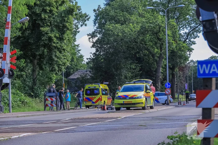 Overstekende fietser gewond bij botsing met taxibus