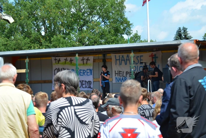 Boeren voeren actie bij provinciehuis