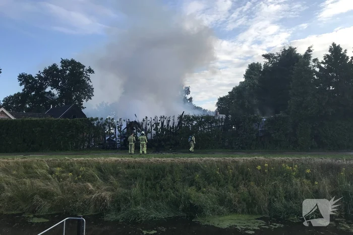 Twee schuren verwoest door flinke brand